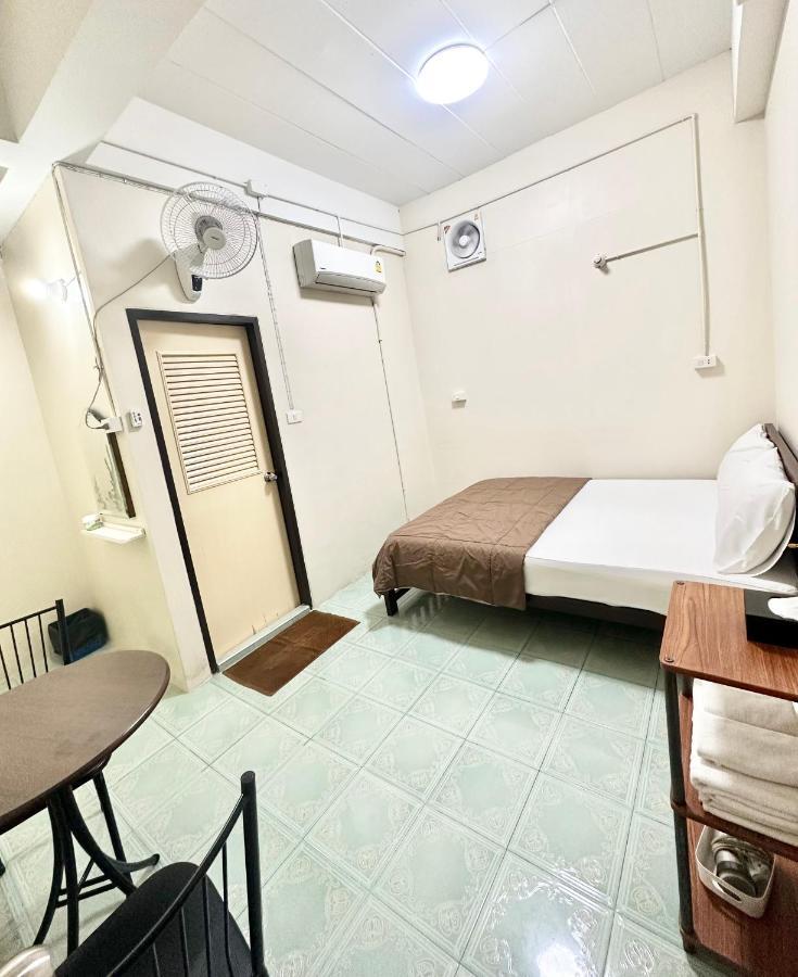 PD Hostel Bangkok Buitenkant foto