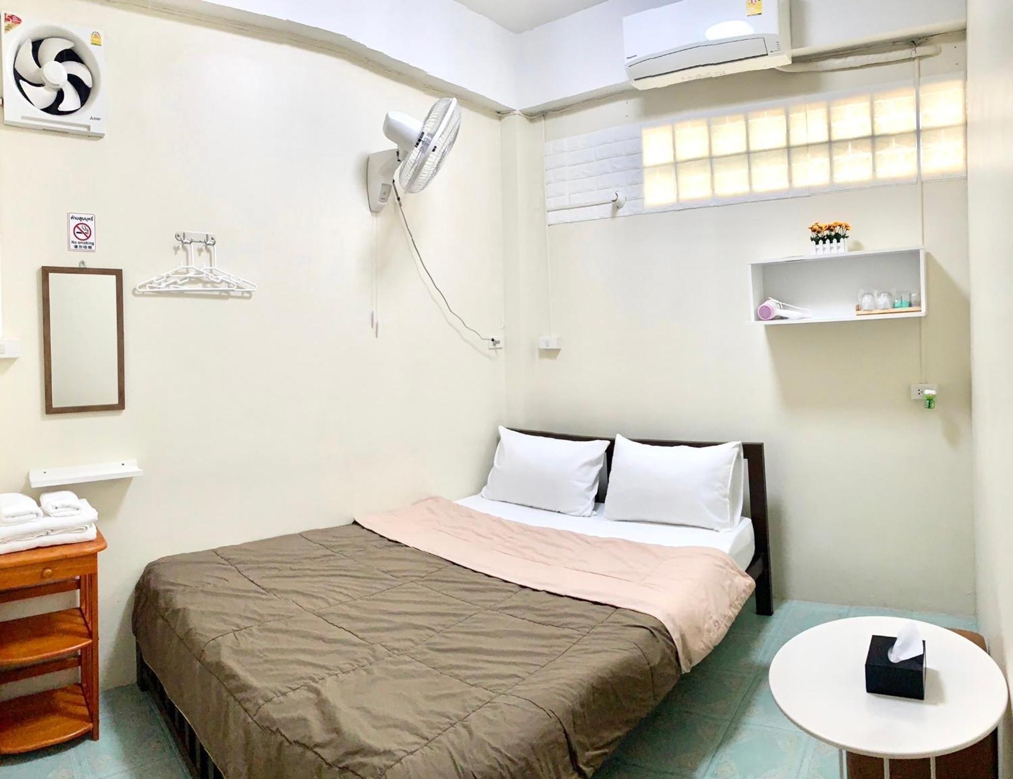 PD Hostel Bangkok Buitenkant foto