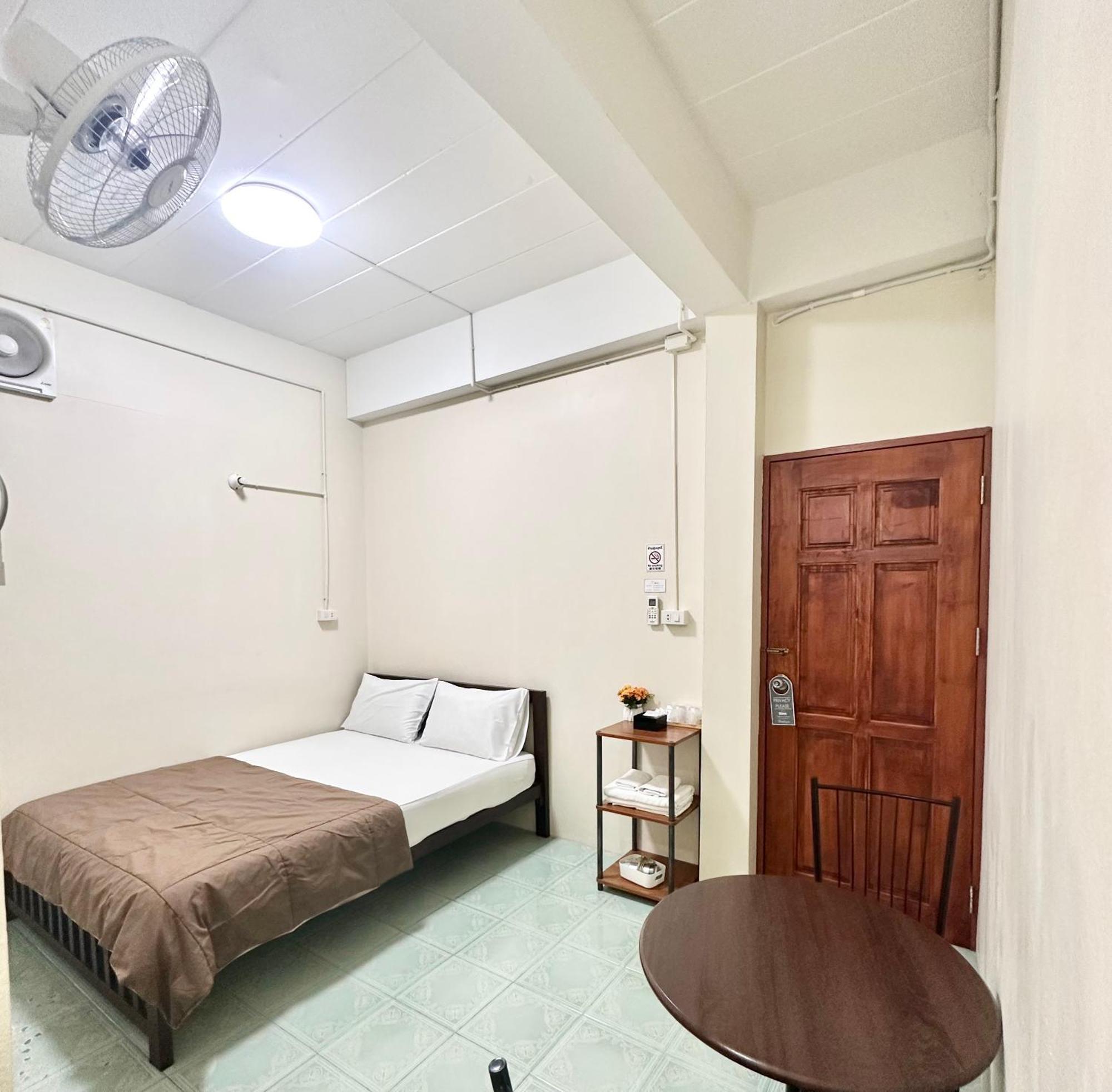 PD Hostel Bangkok Buitenkant foto