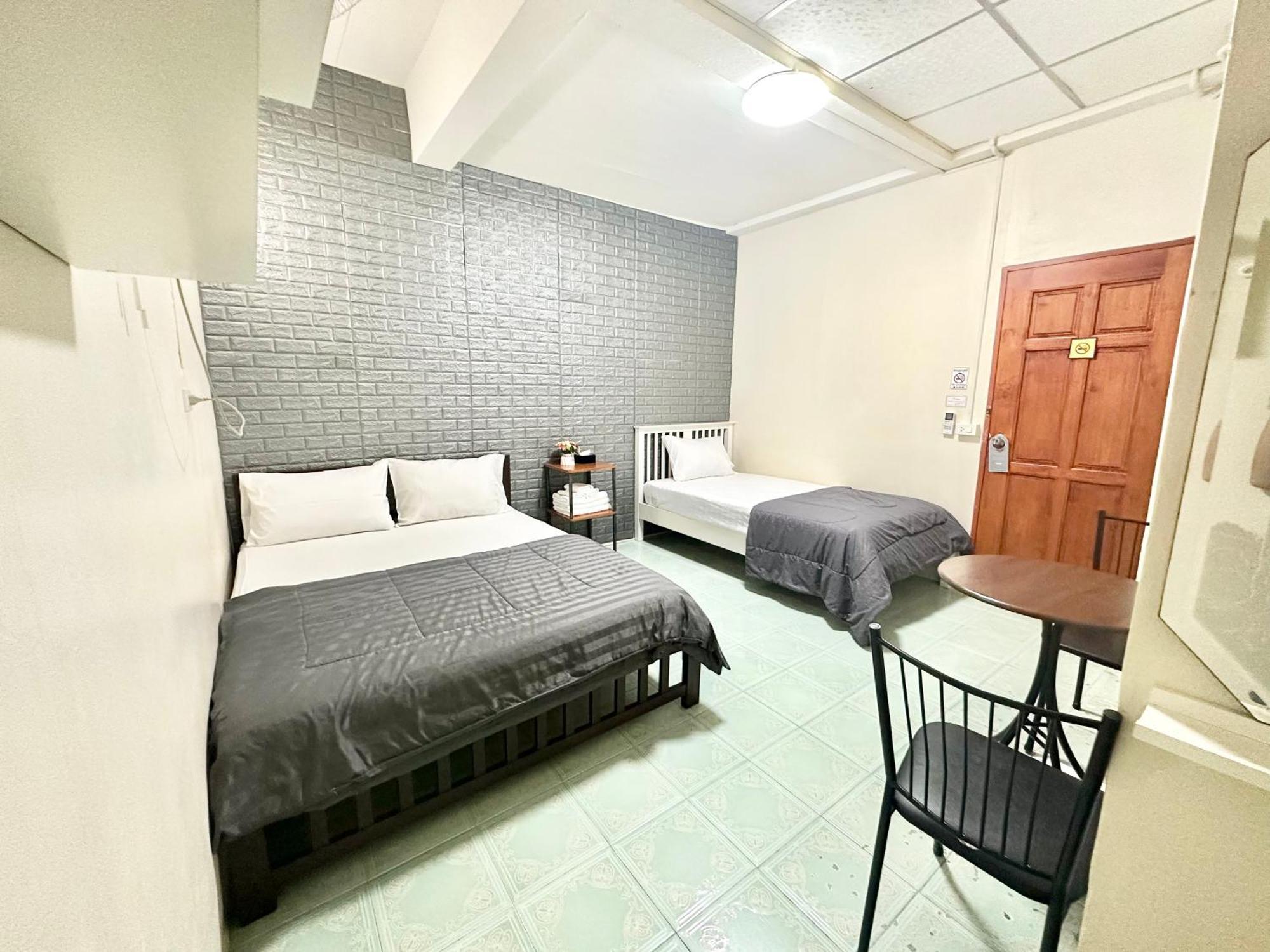 PD Hostel Bangkok Buitenkant foto